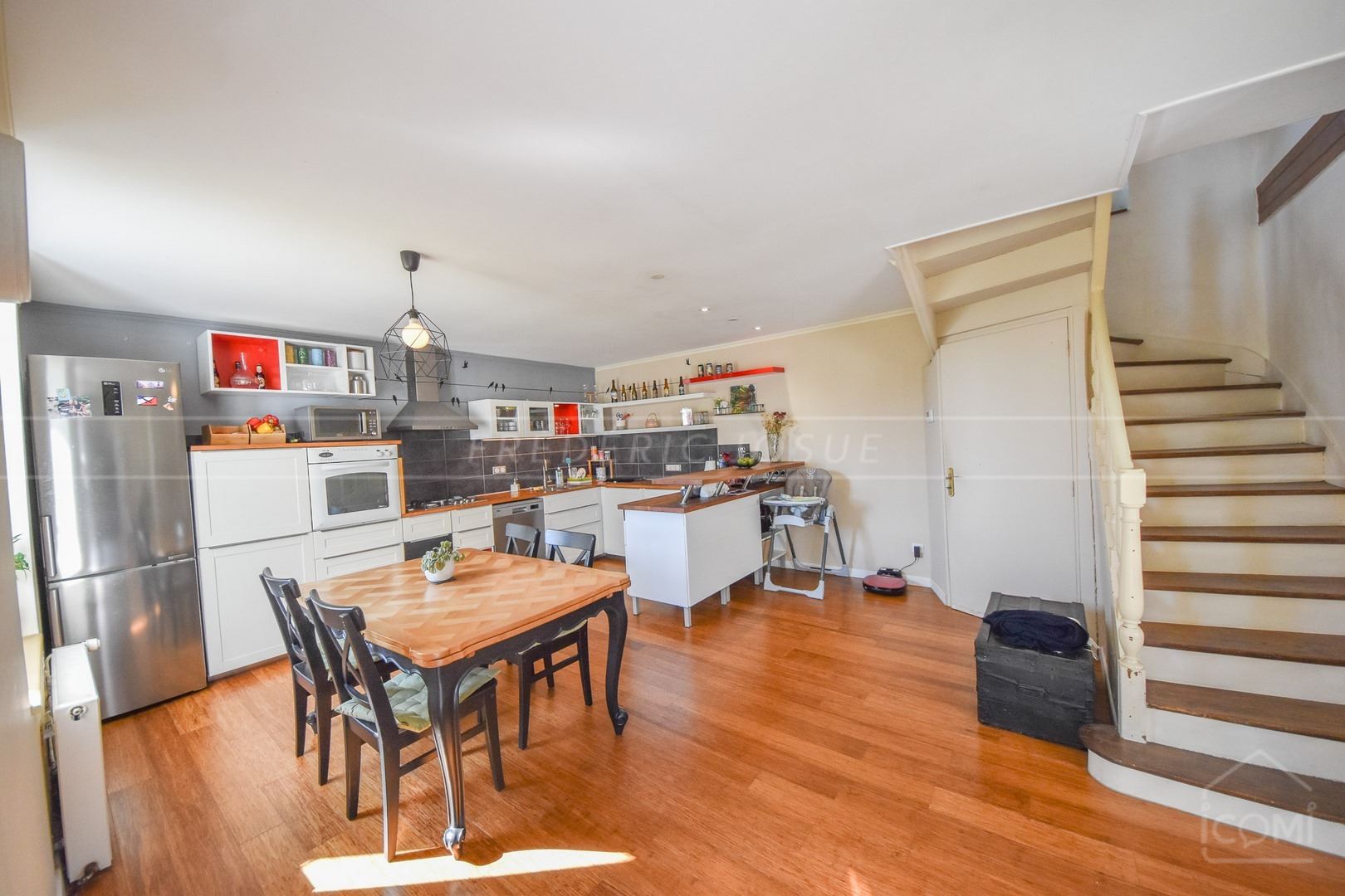MAISON FAMILIALE DE CHARME - BEAUX VOLUMES - PROCHE COMMERCES ET ECOLES - PROCHE QUIMPERLE - photo 3